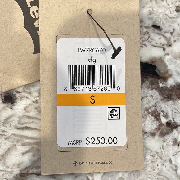 NWT Levi’s women’s camo jacket, size small - Picture 6 of 8